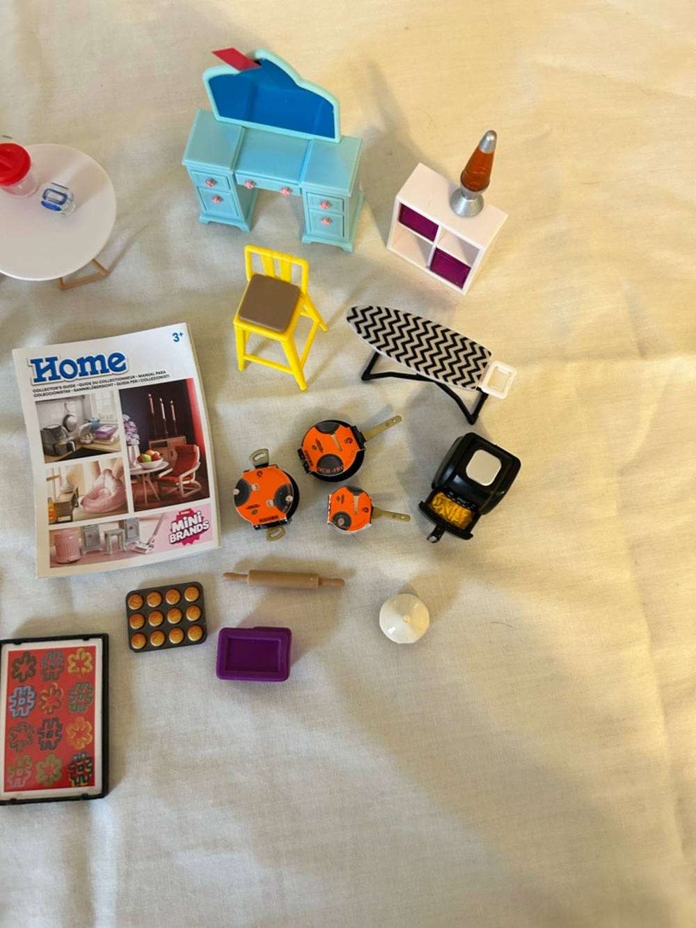 Mini Brands Home Collection-32 Pieces - Picture 4 of 5